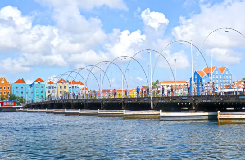 o que fazer em Curaçao ponte da rainha Emma