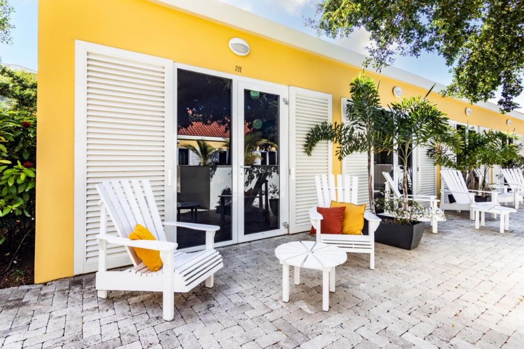 Resorts em Curaçao - fachada do Babyside Boutique Hotel