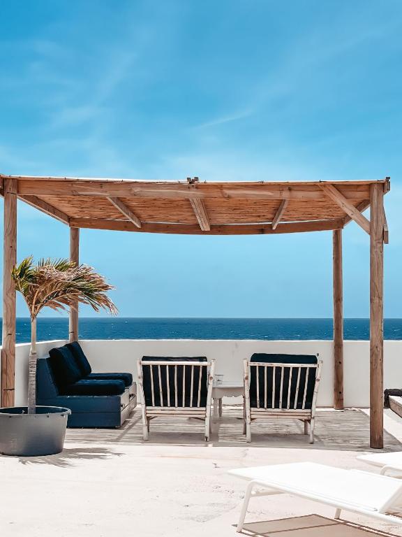 Varanda com vista para o mar em hotéis para casais em Curaçao