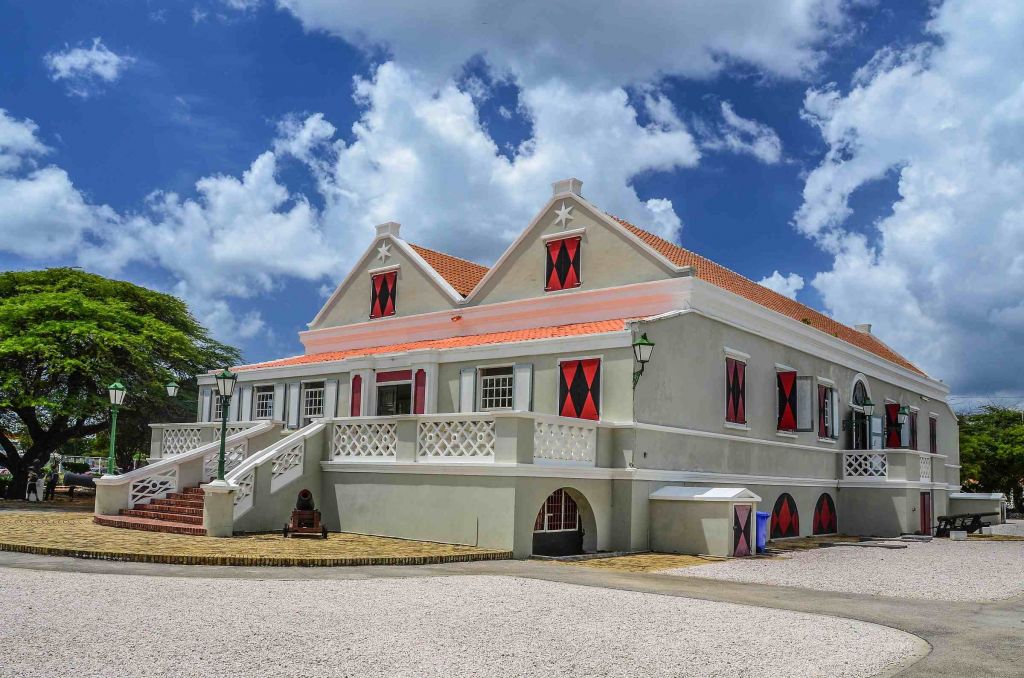 Foto da fachada do Museu de Curaçao, em Dicas de Curaçao